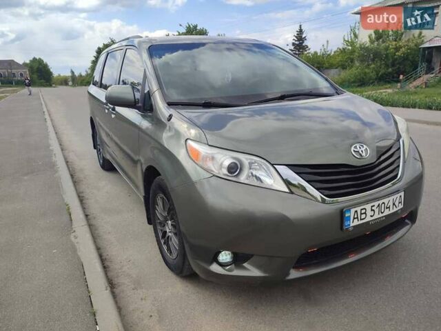 Зелений Тойота Сієнна, об'ємом двигуна 3.5 л та пробігом 295 тис. км за 16500 $, фото 1 на Automoto.ua