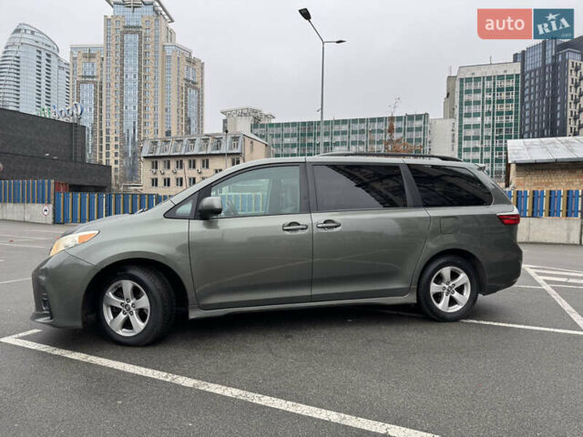 Зеленый Тойота Сиенна, объемом двигателя 3.5 л и пробегом 167 тыс. км за 23500 $, фото 3 на Automoto.ua