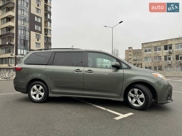 Зеленый Тойота Сиенна, объемом двигателя 3.5 л и пробегом 167 тыс. км за 23500 $, фото 8 на Automoto.ua