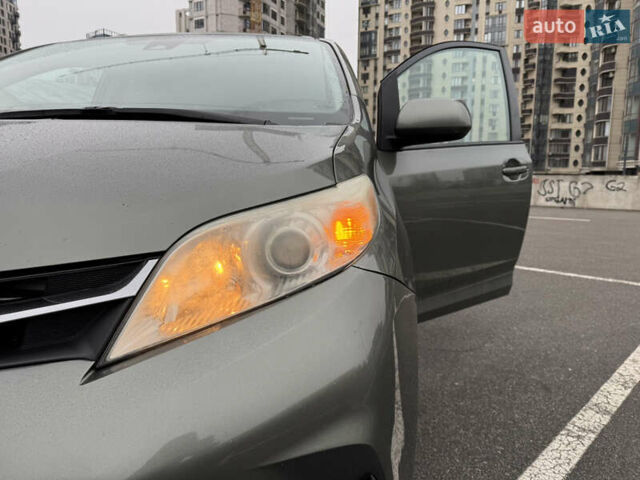 Зеленый Тойота Сиенна, объемом двигателя 3.5 л и пробегом 167 тыс. км за 23500 $, фото 42 на Automoto.ua