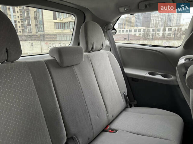 Зеленый Тойота Сиенна, объемом двигателя 3.5 л и пробегом 167 тыс. км за 23500 $, фото 26 на Automoto.ua