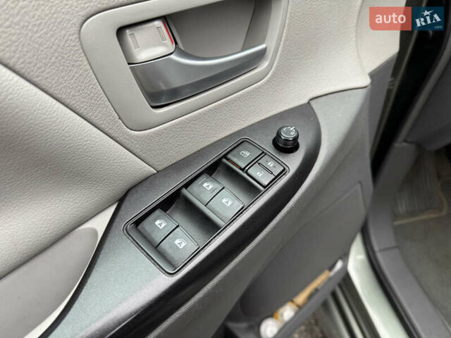 Зеленый Тойота Сиенна, объемом двигателя 3.5 л и пробегом 167 тыс. км за 23500 $, фото 17 на Automoto.ua