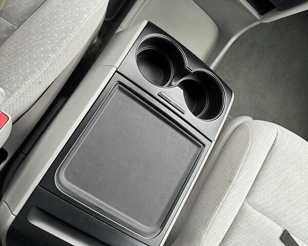 Зеленый Тойота Сиенна, объемом двигателя 3.5 л и пробегом 167 тыс. км за 23500 $, фото 48 на Automoto.ua