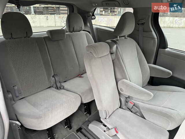 Зеленый Тойота Сиенна, объемом двигателя 3.5 л и пробегом 167 тыс. км за 23500 $, фото 24 на Automoto.ua