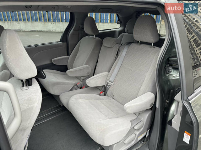 Зеленый Тойота Сиенна, объемом двигателя 3.5 л и пробегом 167 тыс. км за 23500 $, фото 21 на Automoto.ua