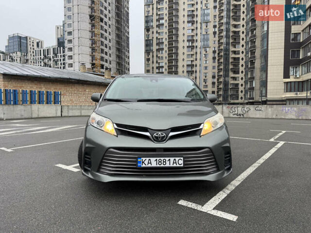 Зеленый Тойота Сиенна, объемом двигателя 3.5 л и пробегом 167 тыс. км за 23500 $, фото 1 на Automoto.ua