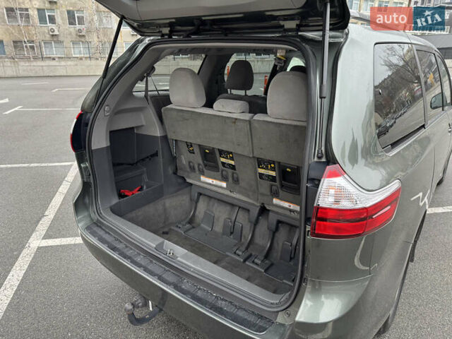 Зеленый Тойота Сиенна, объемом двигателя 3.5 л и пробегом 167 тыс. км за 23500 $, фото 31 на Automoto.ua