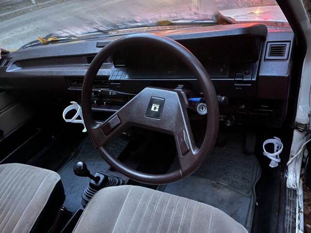 Белый Тойота Спринтер, объемом двигателя 1.3 л и пробегом 380 тыс. км за 477 $, фото 3 на Automoto.ua