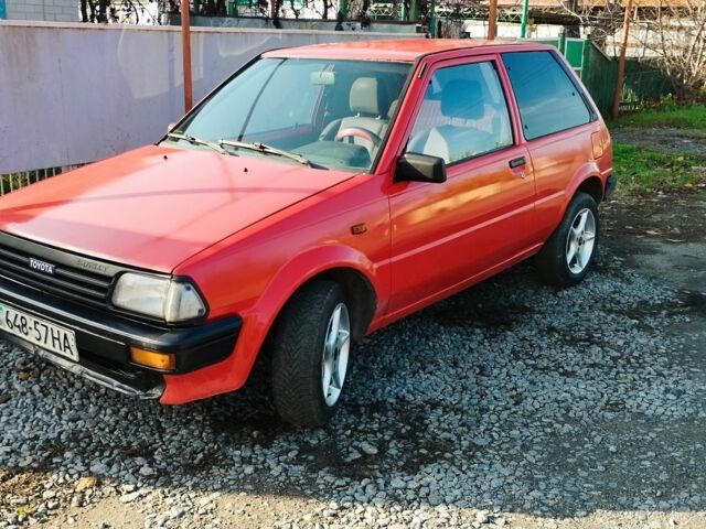 Красный Тойота Старлет, объемом двигателя 1 л и пробегом 3 тыс. км за 950 $, фото 5 на Automoto.ua