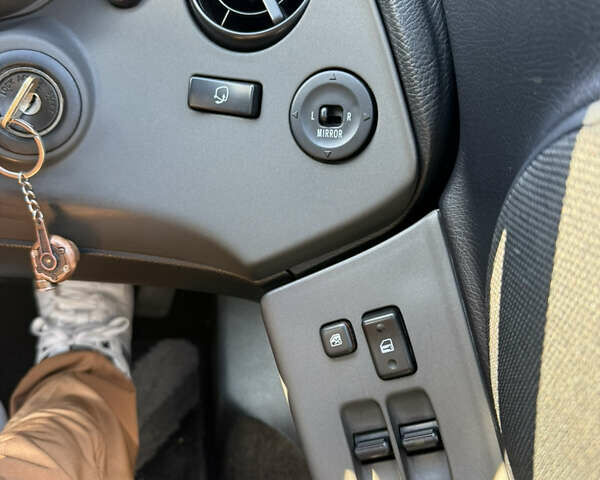 Черный Тойота Супра, объемом двигателя 3 л и пробегом 175 тыс. км за 130000 $, фото 15 на Automoto.ua