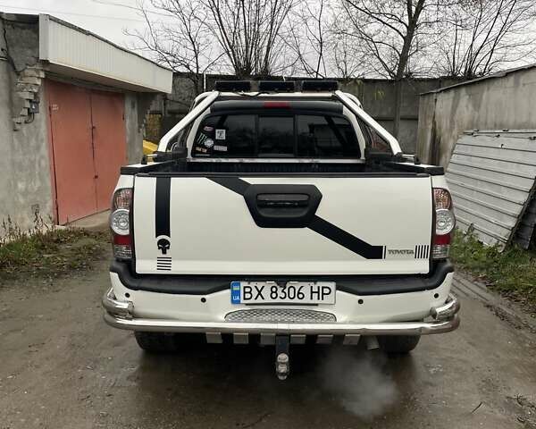 Белый Тойота Такома, объемом двигателя 2.7 л и пробегом 270 тыс. км за 9500 $, фото 7 на Automoto.ua