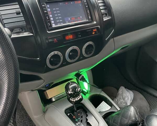 Белый Тойота Такома, объемом двигателя 2.7 л и пробегом 270 тыс. км за 9500 $, фото 13 на Automoto.ua