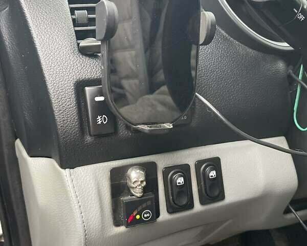 Белый Тойота Такома, объемом двигателя 2.7 л и пробегом 270 тыс. км за 9500 $, фото 10 на Automoto.ua