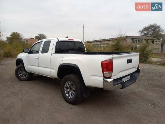 Белый Тойота Такома, объемом двигателя 2.7 л и пробегом 65 тыс. км за 25900 $, фото 2 на Automoto.ua