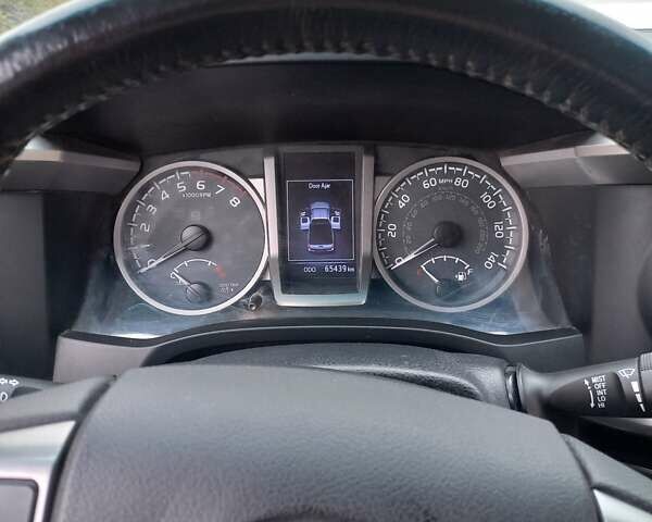 Белый Тойота Такома, объемом двигателя 2.7 л и пробегом 65 тыс. км за 25900 $, фото 5 на Automoto.ua