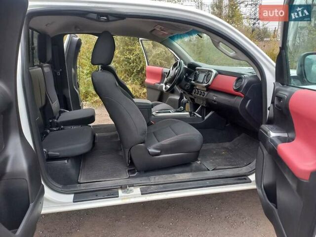 Белый Тойота Такома, объемом двигателя 2.7 л и пробегом 65 тыс. км за 25900 $, фото 8 на Automoto.ua