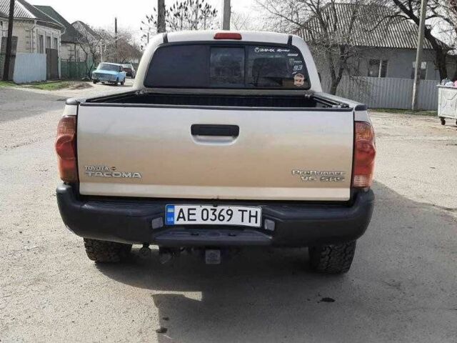 Бежевый Тойота Такома, объемом двигателя 4 л и пробегом 182 тыс. км за 11200 $, фото 7 на Automoto.ua