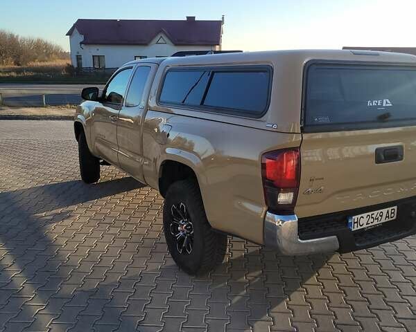 Бежевый Тойота Такома, объемом двигателя 2.69 л и пробегом 81 тыс. км за 23500 $, фото 2 на Automoto.ua