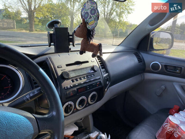 Черный Тойота Такома, объемом двигателя 2.69 л и пробегом 210 тыс. км за 5700 $, фото 7 на Automoto.ua