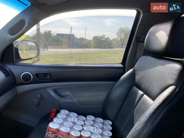 Черный Тойота Такома, объемом двигателя 2.69 л и пробегом 210 тыс. км за 5700 $, фото 8 на Automoto.ua