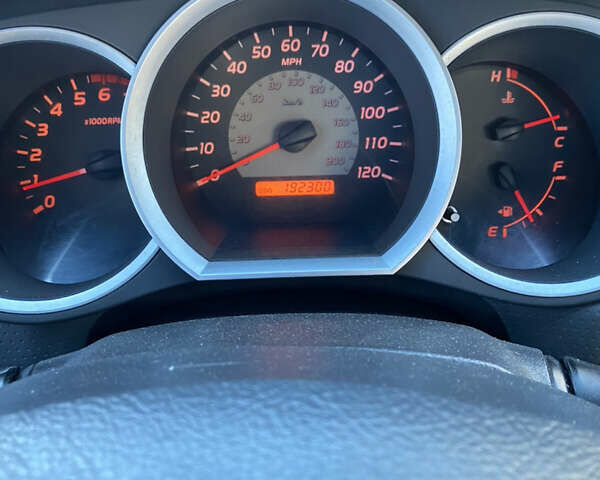 Черный Тойота Такома, объемом двигателя 2.69 л и пробегом 210 тыс. км за 5700 $, фото 1 на Automoto.ua