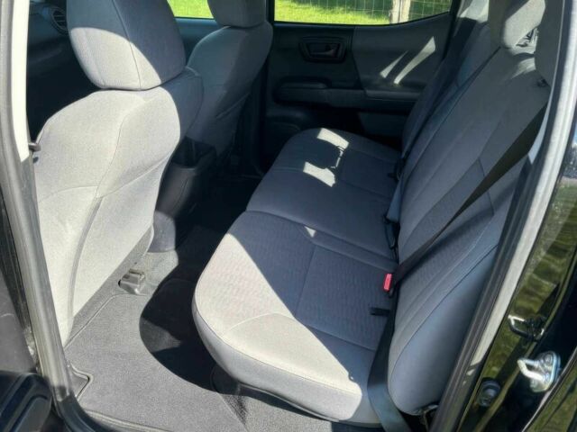 Чорний Тойота Такома, об'ємом двигуна 2.7 л та пробігом 38 тис. км за 10400 $, фото 9 на Automoto.ua