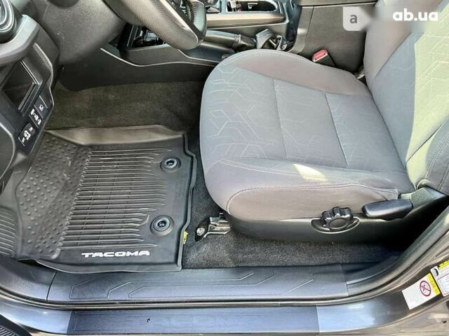Тойота Такома, объемом двигателя 3.5 л и пробегом 35 тыс. км за 35900 $, фото 15 на Automoto.ua