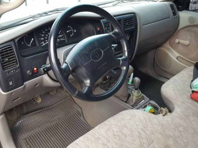 Серый Тойота Такома, объемом двигателя 2.7 л и пробегом 50 тыс. км за 20000 $, фото 1 на Automoto.ua