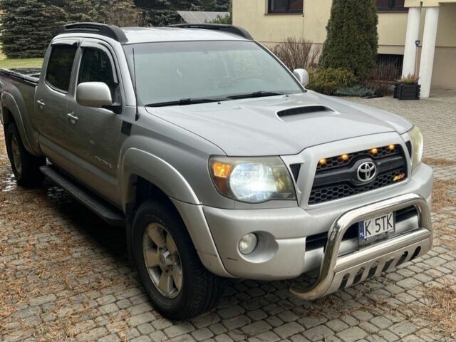 Серый Тойота Такома, объемом двигателя 4 л и пробегом 227 тыс. км за 4506 $, фото 1 на Automoto.ua