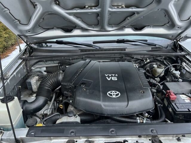 Серый Тойота Такома, объемом двигателя 4 л и пробегом 227 тыс. км за 4506 $, фото 7 на Automoto.ua