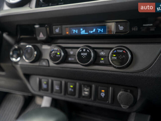 Сірий Тойота Такома, об'ємом двигуна 3.46 л та пробігом 55 тис. км за 24900 $, фото 33 на Automoto.ua