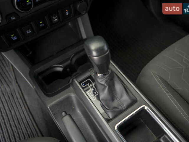 Сірий Тойота Такома, об'ємом двигуна 3.46 л та пробігом 55 тис. км за 24900 $, фото 30 на Automoto.ua