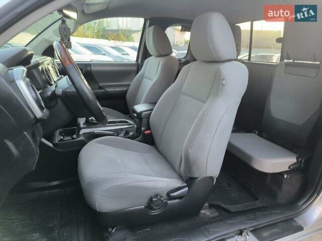 Серый Тойота Такома, объемом двигателя 3.46 л и пробегом 227 тыс. км за 18990 $, фото 9 на Automoto.ua