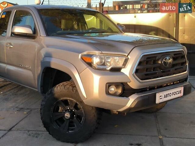 Серый Тойота Такома, объемом двигателя 3.46 л и пробегом 227 тыс. км за 18990 $, фото 3 на Automoto.ua