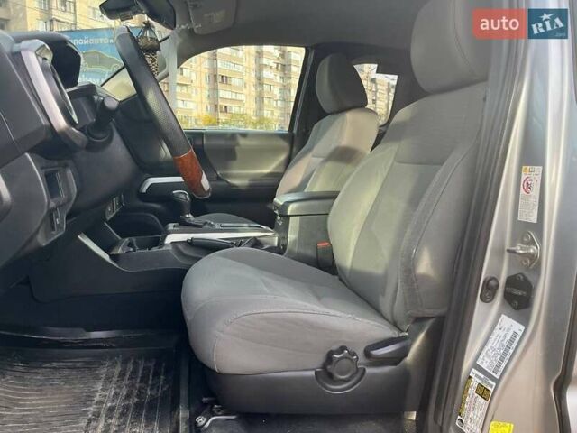 Серый Тойота Такома, объемом двигателя 3.46 л и пробегом 227 тыс. км за 18790 $, фото 7 на Automoto.ua