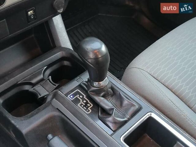 Серый Тойота Такома, объемом двигателя 3.46 л и пробегом 227 тыс. км за 18990 $, фото 20 на Automoto.ua