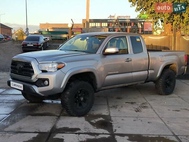 Серый Тойота Такома, объемом двигателя 3.46 л и пробегом 227 тыс. км за 18990 $, фото 2 на Automoto.ua