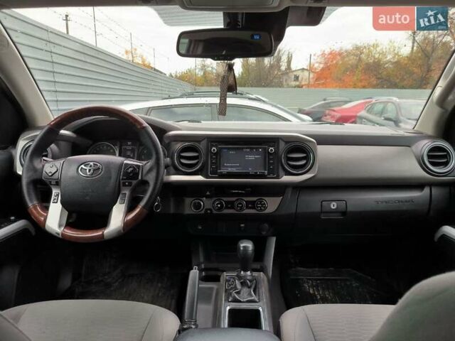 Серый Тойота Такома, объемом двигателя 3.46 л и пробегом 227 тыс. км за 18990 $, фото 13 на Automoto.ua