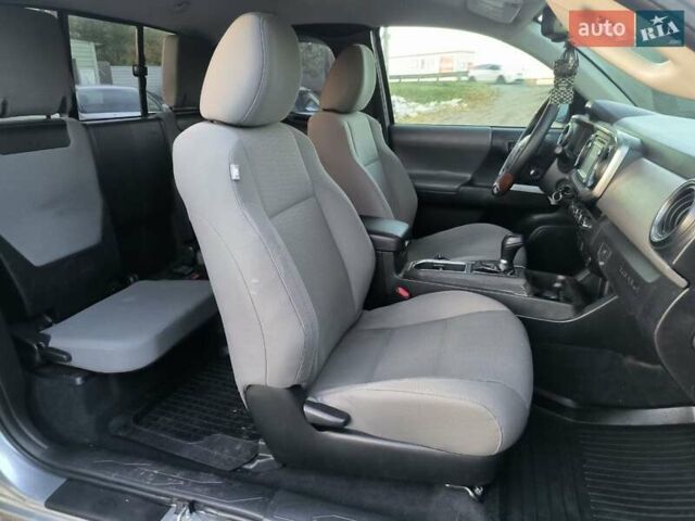 Серый Тойота Такома, объемом двигателя 3.46 л и пробегом 227 тыс. км за 18990 $, фото 12 на Automoto.ua