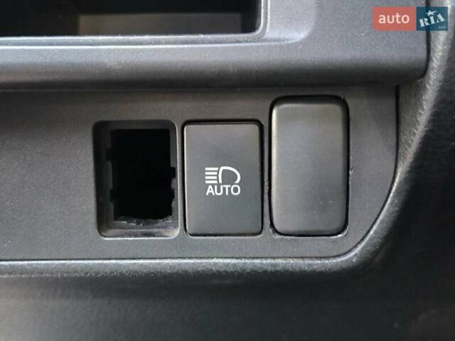 Серый Тойота Такома, объемом двигателя 3.46 л и пробегом 227 тыс. км за 18990 $, фото 22 на Automoto.ua