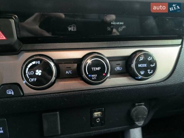 Серый Тойота Такома, объемом двигателя 3.46 л и пробегом 227 тыс. км за 18990 $, фото 18 на Automoto.ua