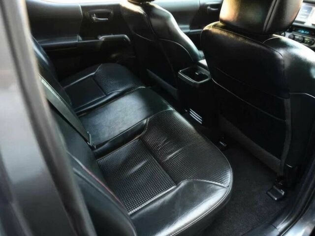 Серый Тойота Такома, объемом двигателя 3.5 л и пробегом 31 тыс. км за 19000 $, фото 8 на Automoto.ua