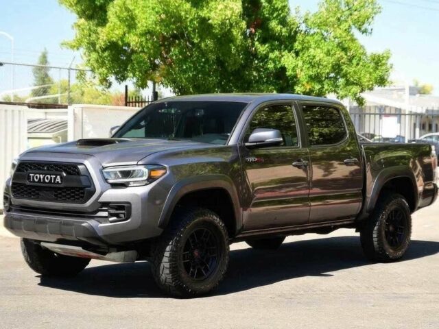 Серый Тойота Такома, объемом двигателя 3.5 л и пробегом 31 тыс. км за 19000 $, фото 2 на Automoto.ua