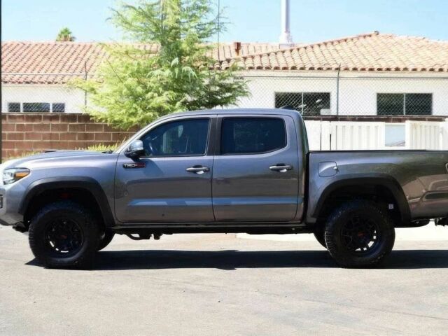 Серый Тойота Такома, объемом двигателя 3.5 л и пробегом 31 тыс. км за 19000 $, фото 3 на Automoto.ua