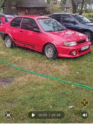 Красный Тойота Терцел, объемом двигателя 1.3 л и пробегом 240 тыс. км за 1500 $, фото 2 на Automoto.ua