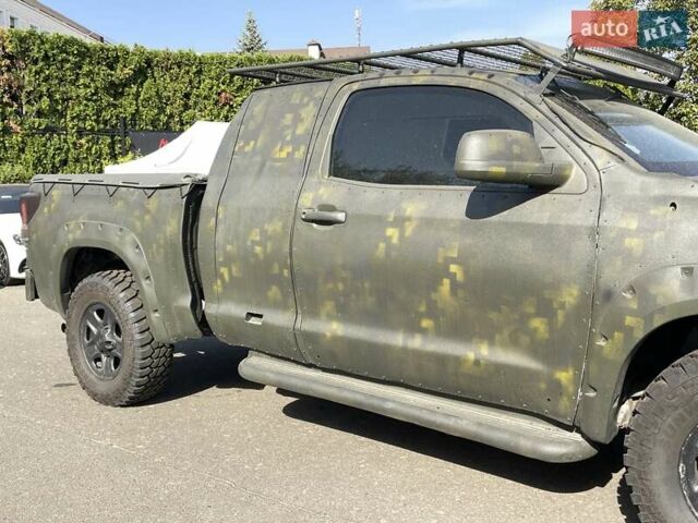 Белый Тойота Тундра, объемом двигателя 4 л и пробегом 496 тыс. км за 24500 $, фото 4 на Automoto.ua