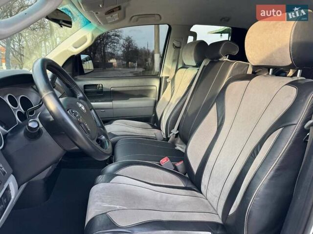 Белый Тойота Тундра, объемом двигателя 5.66 л и пробегом 150 тыс. км за 25000 $, фото 8 на Automoto.ua