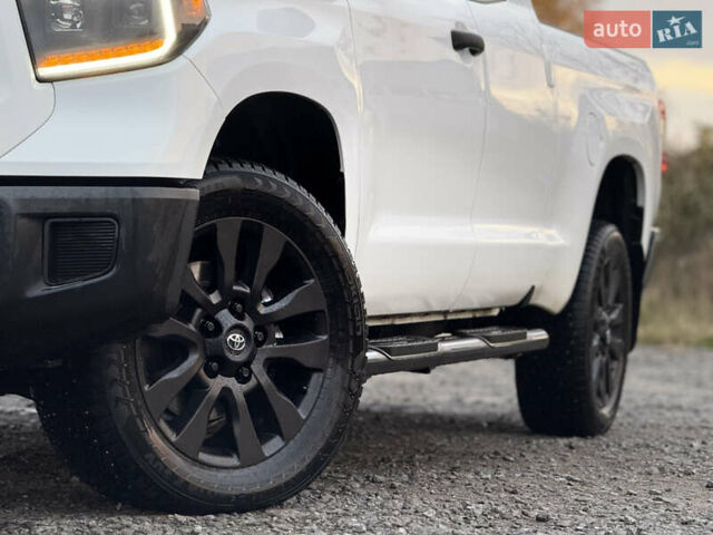 Белый Тойота Тундра, объемом двигателя 4.7 л и пробегом 120 тыс. км за 31500 $, фото 34 на Automoto.ua
