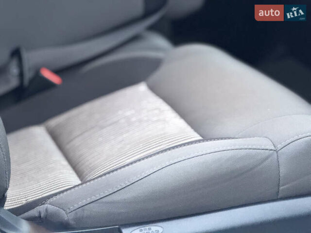 Белый Тойота Тундра, объемом двигателя 4.7 л и пробегом 120 тыс. км за 31500 $, фото 14 на Automoto.ua