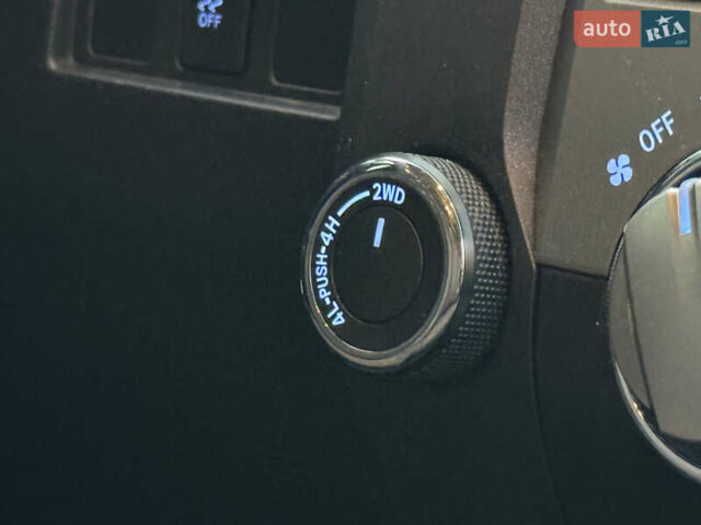 Белый Тойота Тундра, объемом двигателя 4.7 л и пробегом 120 тыс. км за 31500 $, фото 44 на Automoto.ua